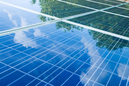 5 Signs Your Solar Panels Need a Professional Cleaning